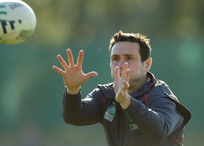 28.09.07 - Wales Rugby World Cup Training - Stephen Jones in action during training 