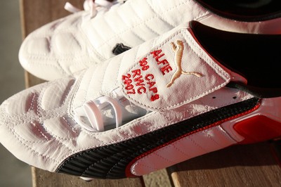28.09.07 Wales rugby training... Wales captain Gareth Thomas' special boots for the game against Fiji. 