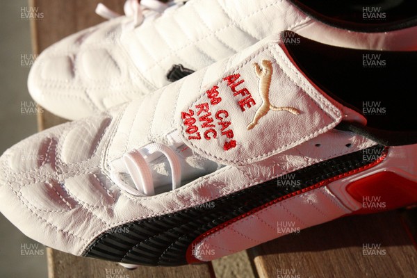 28.09.07 Wales rugby training... Wales captain Gareth Thomas' special boots for the game against Fiji. 