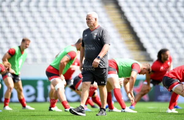 280919 - Wales Rugby Training - Warren Gatland during training