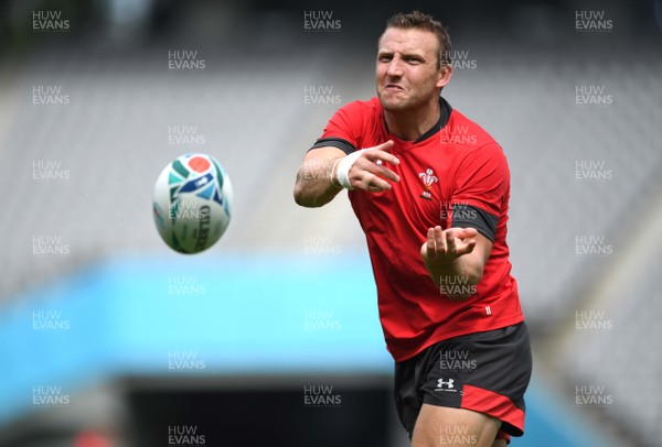 280919 - Wales Rugby Training - Hadleigh Parkes during training