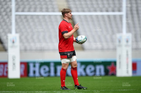 280919 - Wales Rugby Training - Aaron Wainwright during training