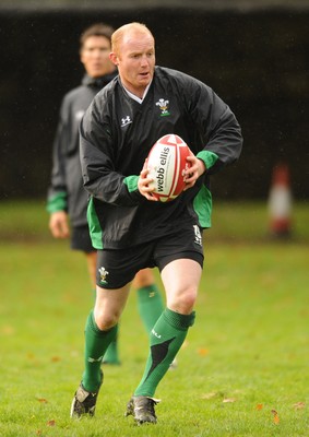 28.10.08 - Wales Rugby Training - Martyn Williams in action during trainig 