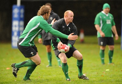 28.10.08 - Wales Rugby Training - Martyn Williams and Alun Wyn Jones in action during trainig 