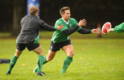 28.10.08 - Wales Rugby Training - Gavin Henson and Leigh Halfpennyin action during trainig 