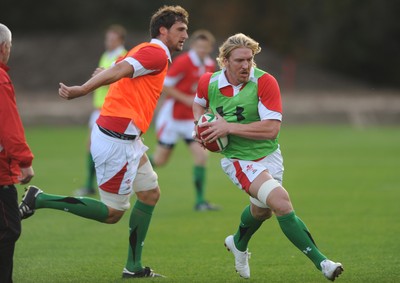 28.10.09 - Wales Rugby Training - Andy Powell in action during training. 