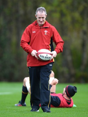 281016 - Wales Rugby Training -Rob Howley during training