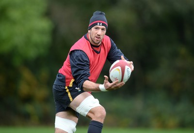 281016 - Wales Rugby Training -Justin Tipuric during training