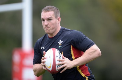 281016 - Wales Rugby Training -Gethin Jenkins during training