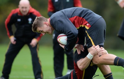 281016 - Wales Rugby Training -Jonathan Davies during training