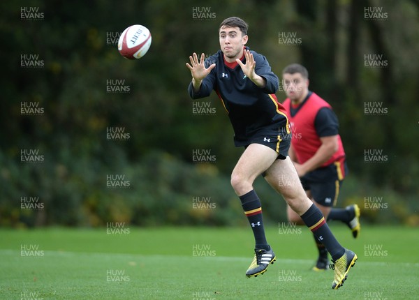 281016 - Wales Rugby Training -Rhun Williams during training