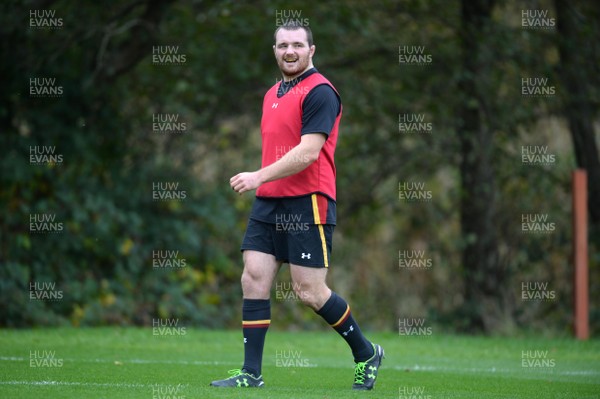 281016 - Wales Rugby Training -Ken Owens during training