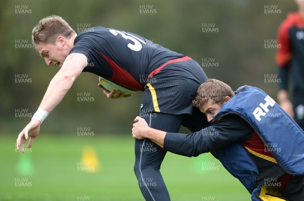 281016 - Wales Rugby Training -Tyler Morgan during training