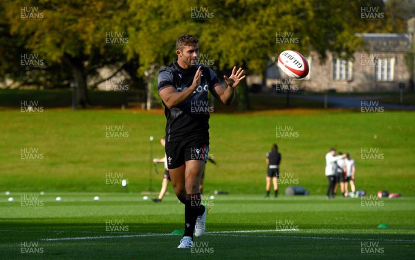 281022 - Wales Rugby Training - Leigh Halfpenny during training