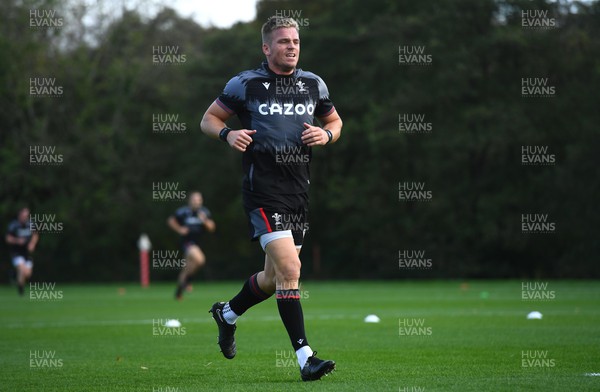 281022 - Wales Rugby Training - Garth Anscombe during training