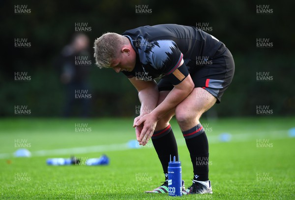 281022 - Wales Rugby Training - Jac Morgan during training