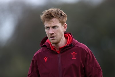 281025 - Wales Rugby Training in their first week of camp for this years Quilter Nations Series - Rhys Patchell, Kicking Coach during training