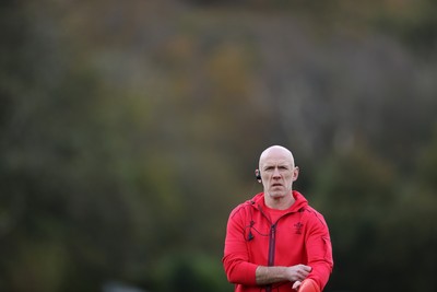 281025 - Wales Rugby Training in their first week of camp for this years Quilter Nations Series - Steve Tandy, Head Coach during training
