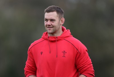 281025 - Wales Rugby Training in their first week of camp for this years Quilter Nations Series - Dan Lydiate, Assistant Defence Coach during training