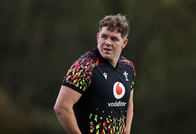 281025 - Wales Rugby Training in their first week of camp for this years Quilter Nations Series - Brodie Coghlan during training