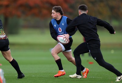 281025 - Wales Rugby Training in their first week of camp for this years Quilter Nations Series - Dan Edwards during training
