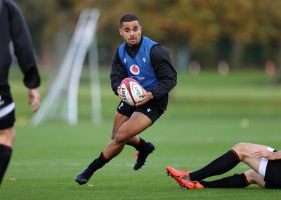 281025 - Wales Rugby Training in their first week of camp for this years Quilter Nations Series - Ben Thomas during training