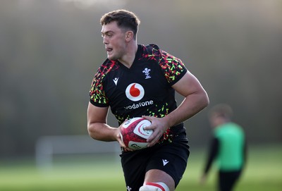 281025 - Wales Rugby Training in their first week of camp for this years Quilter Nations Series - Freddie Thomas during training