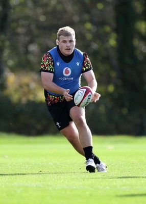 281025 - Wales Rugby Training in their first week of camp for this years Quilter Nations Series - Archie Griffin during training