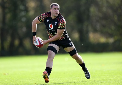 281025 - Wales Rugby Training in their first week of camp for this years Quilter Nations Series - Morgan Morse during training