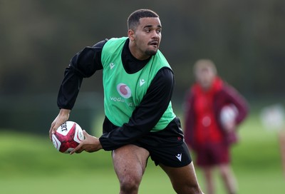 281025 - Wales Rugby Training in their first week of camp for this years Quilter Nations Series - Ben Thomas during training