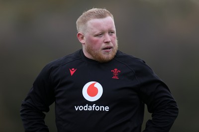 281025 - Wales Rugby Training in their first week of camp for this years Quilter Nations Series - Keiron Assiratti during training