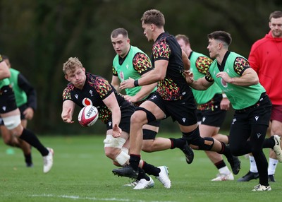 281025 - Wales Rugby Training in their first week of camp for this years Quilter Nations Series - Jac Morgan during training