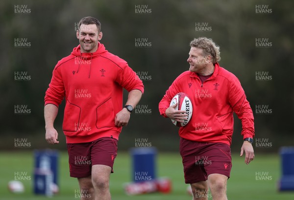 281025 - Wales Rugby Training in their first week of camp for this years Quilter Nations Series - Dan Lydiate, Assistant Defence Coach and Duncan Jones, Scrum Coach during training