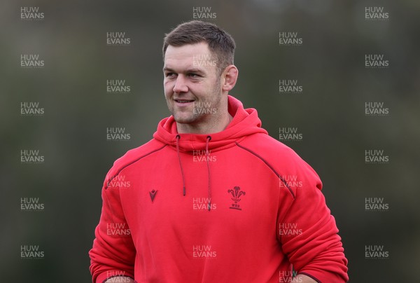 281025 - Wales Rugby Training in their first week of camp for this years Quilter Nations Series - Dan Lydiate, Assistant Defence Coach during training