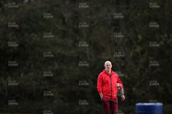 281025 - Wales Rugby Training in their first week of camp for this years Quilter Nations Series - Steve Tandy, Head Coach during training