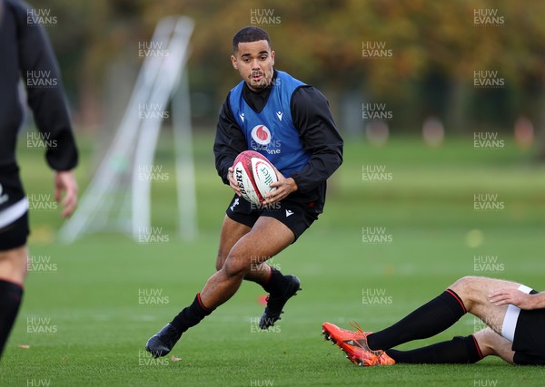 281025 - Wales Rugby Training in their first week of camp for this years Quilter Nations Series - Ben Thomas during training