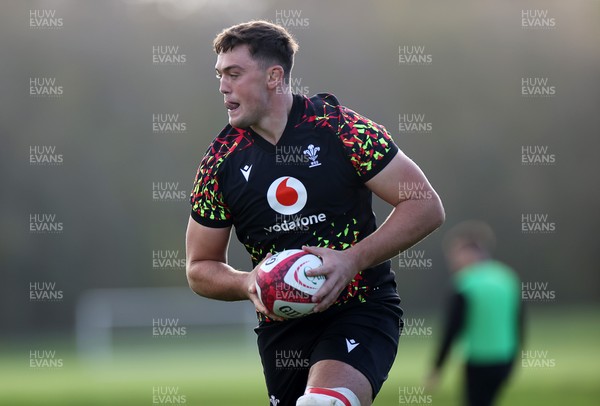 281025 - Wales Rugby Training in their first week of camp for this years Quilter Nations Series - Freddie Thomas during training