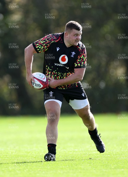 281025 - Wales Rugby Training in their first week of camp for this years Quilter Nations Series - Danny Southworth during training