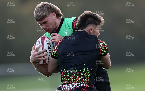 281025 - Wales Rugby Training in their first week of camp for this years Quilter Nations Series - Aaron Wainwright during training