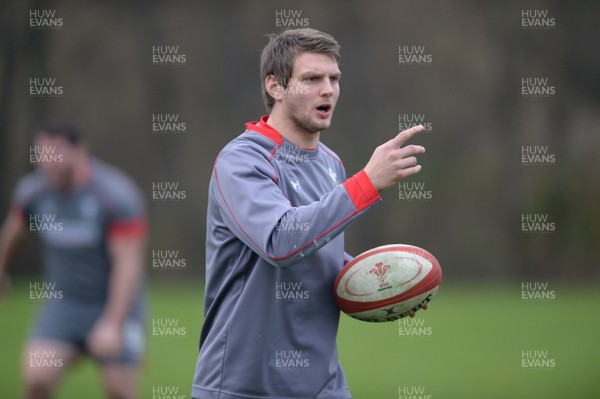 281113 - Wales Rugby Training -Dan Biggar during training