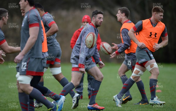 281113 - Wales Rugby Training -Alex Cuthbert during training