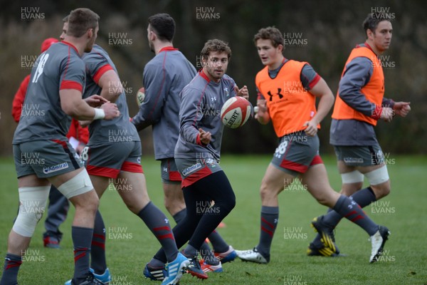 281113 - Wales Rugby Training -Leigh Halfpenny during training