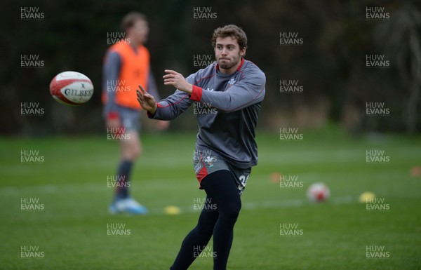 281113 - Wales Rugby Training -Leigh Halfpenny during training