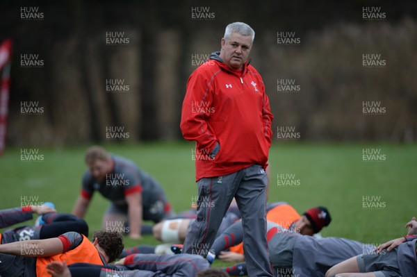 281113 - Wales Rugby Training -Warren Gatland during training