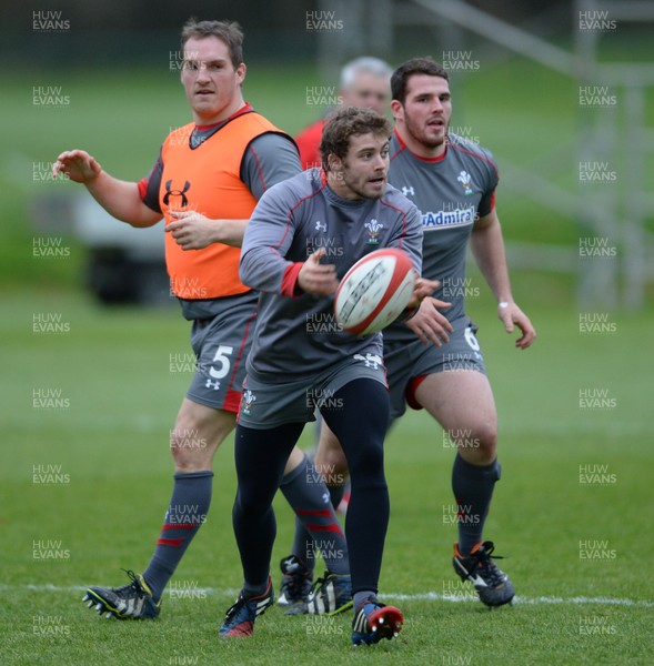 281113 - Wales Rugby Training -Leigh Halfpenny during training