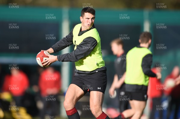 281117 - Wales Rugby Training - Owen Watkin