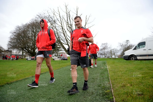 281119 - Wales Rugby Training - Aaron Shingler and Jarrod Evans during training