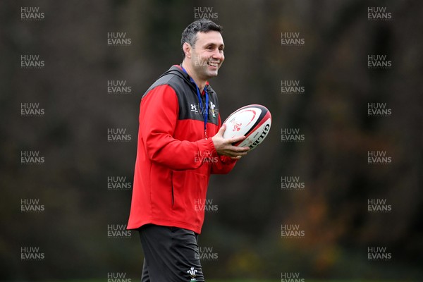 281119 - Wales Rugby Training - Stephen Jones during training