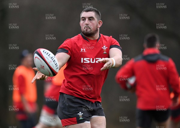 281119 - Wales Rugby Training - Wyn Jones during training