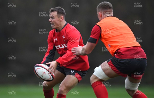 281119 - Wales Rugby Training - Jarrod Evans during training